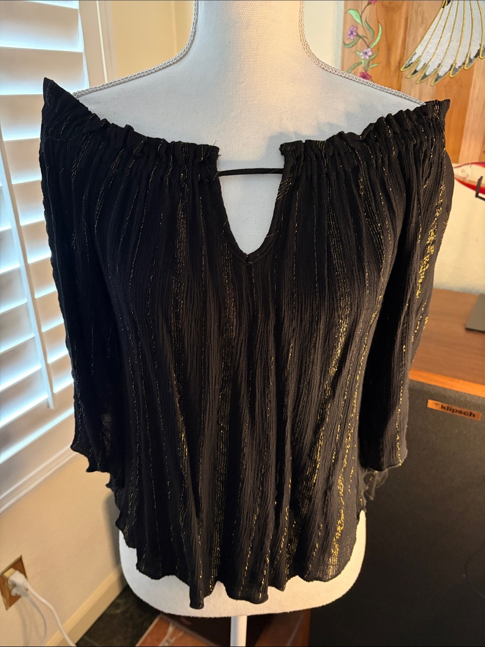 🖤🌺New Mode USA Gorgeous Sexy Black Off Shoulder Metallic Striped Top Sz L
